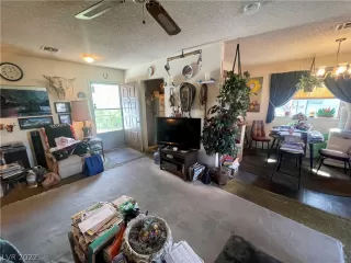 Photo #5: 2430709 Listing