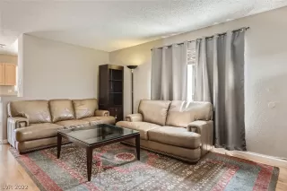 Photo #4: 2430728 Listing