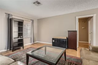 Photo #6: 2430728 Listing