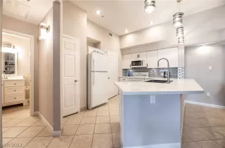 Photo #6: 2430751 Listing