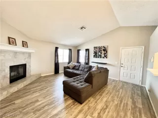 Photo #2: 2430763 Listing