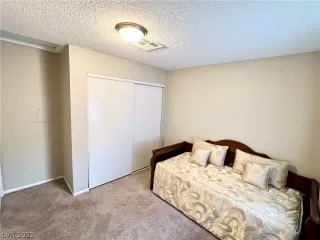 Photo #4: 2430763 Listing