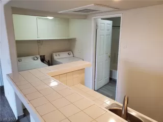 Photo #3: 2430772 Listing 