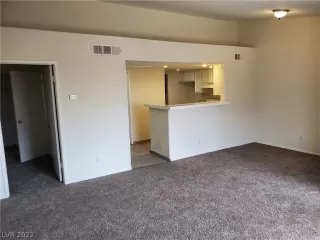 Photo #4: 2430772 Listing 