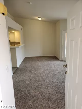 Photo #5: 2430772 Listing 