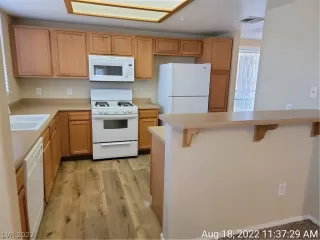 Photo #5: 2430775 Listing 