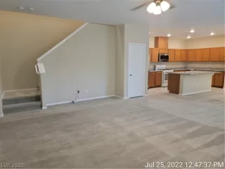 Photo #4: 2430787 Listing 