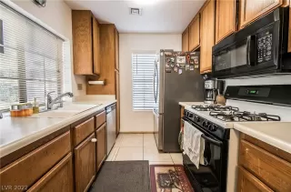 Photo #6: 2430792 Listing