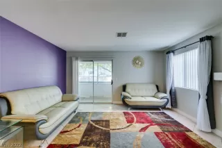 Photo #5: 2430817 Listing