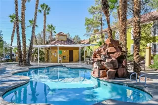 Photo #4: 2430849 Listing