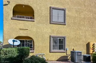 Photo #5: 2430849 Listing