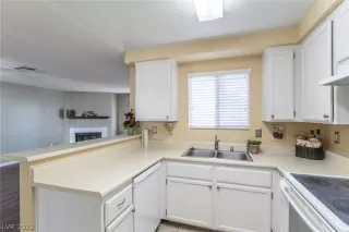 Photo #5: 2430854 Listing