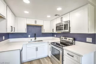 Photo #1: 2430905 Listing