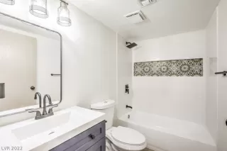 Photo #3: 2430905 Listing