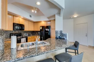 Photo #4: 2430914 Listing 