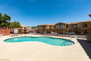 Photo #6: 2430914 Listing 