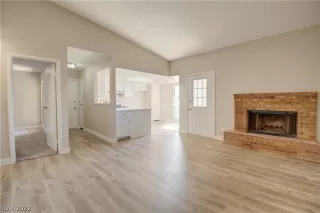 Photo #1: 2430936 Listing 