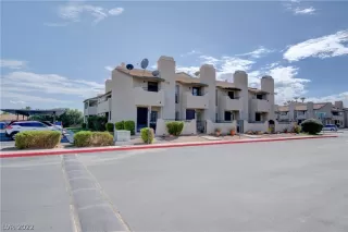 Photo #4: 2430936 Listing 