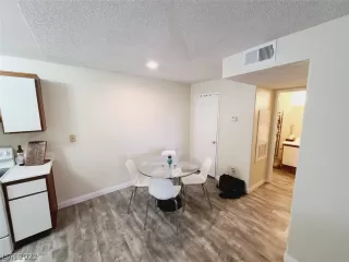 Photo #3: 2430975 Listing