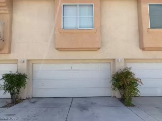 Photo #2: 2430992 Listing 