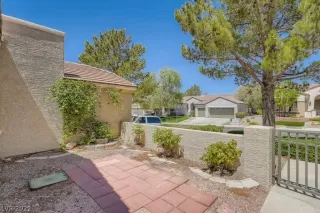 Photo #3: 2431006 Listing 