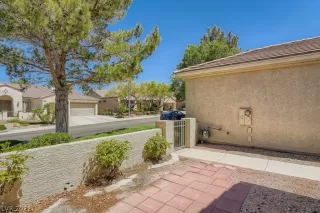 Photo #4: 2431006 Listing 