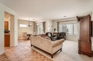Photo #6: 2431006 Listing 