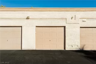 Photo #3: 2431024 Listing