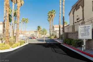 Photo #5: 2431024 Listing