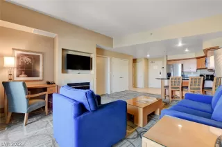 Photo #4: 2431027 Listing