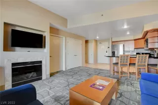 Photo #5: 2431027 Listing