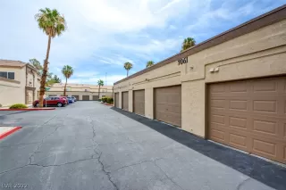 Photo #5: 2431042 Listing 