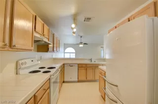 Photo #6: 2431042 Listing 