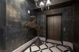 Photo #1: 2431043 Listing