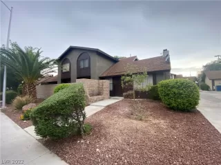 Photo #1: 2431049 Listing 