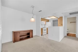 Photo #2: 2431063 Listing