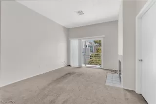 Photo #3: 2431063 Listing