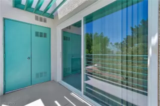 Photo #5: 2431063 Listing