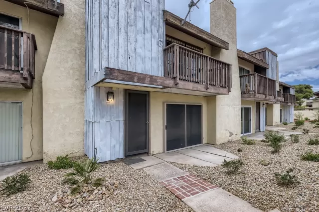 MLS: 2431087 Condo For Sale