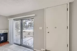 Photo #1: 2431087 Listing