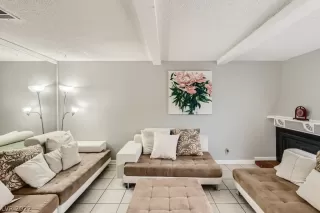 Photo #4: 2431087 Listing