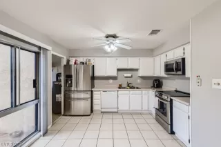 Photo #6: 2431087 Listing