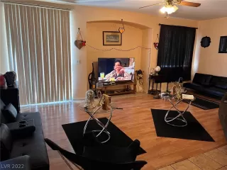 Photo #5: 2431109 Listing