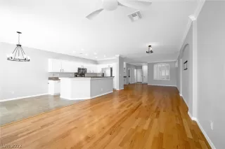 Photo #3: 2431139 Listing 