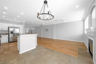 Photo #4: 2431139 Listing 