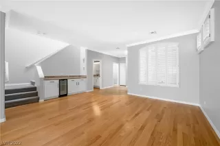 Photo #5: 2431139 Listing 