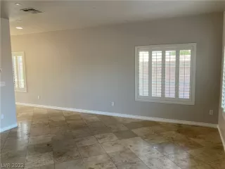 Photo #5: 2431155 Listing 
