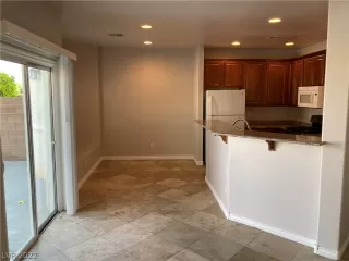 Photo #6: 2431155 Listing 