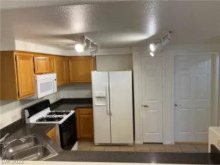 Photo #3: 2431165 Listing 