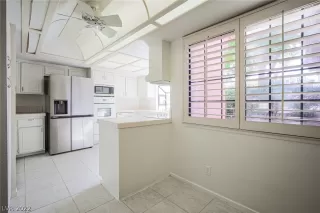 Photo #6: 2431180 Listing